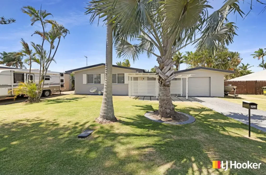 STUNNING BARGARA BEACH HOME