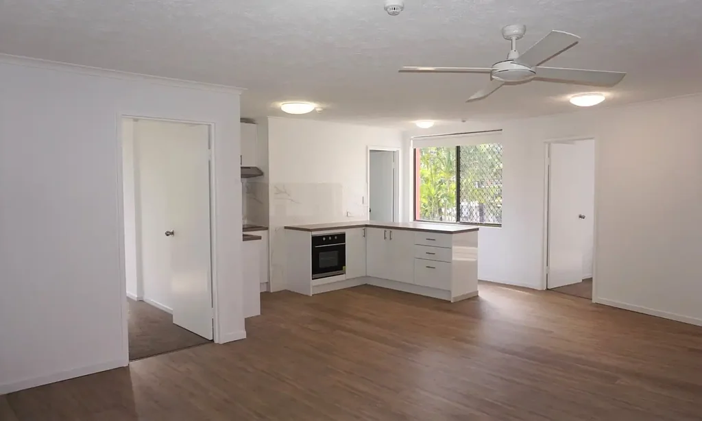 Renovated 2 bedroom unit in the heart of Surfers Paradise