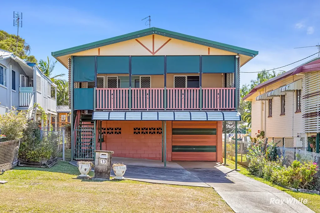 Cooee Bay 3房  Coastal Character with Endless Potential in the Heart of Cooee Bay