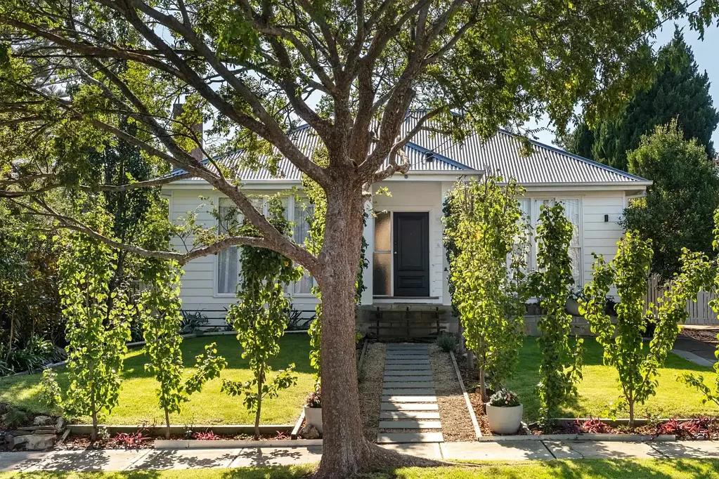 Murrumbeena 4Kwarto Modern Comfort, Classic Charm