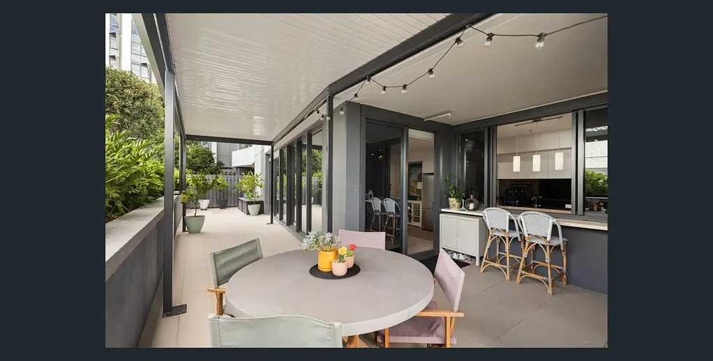 Modern Apartment Living in Coorparoo Square North Tower - Gorgeous large courtyard
