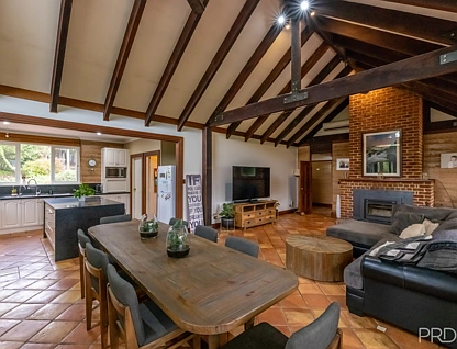 10/477 Wee Jasper Road, Tumut, South Coast, 5房, 2浴, House