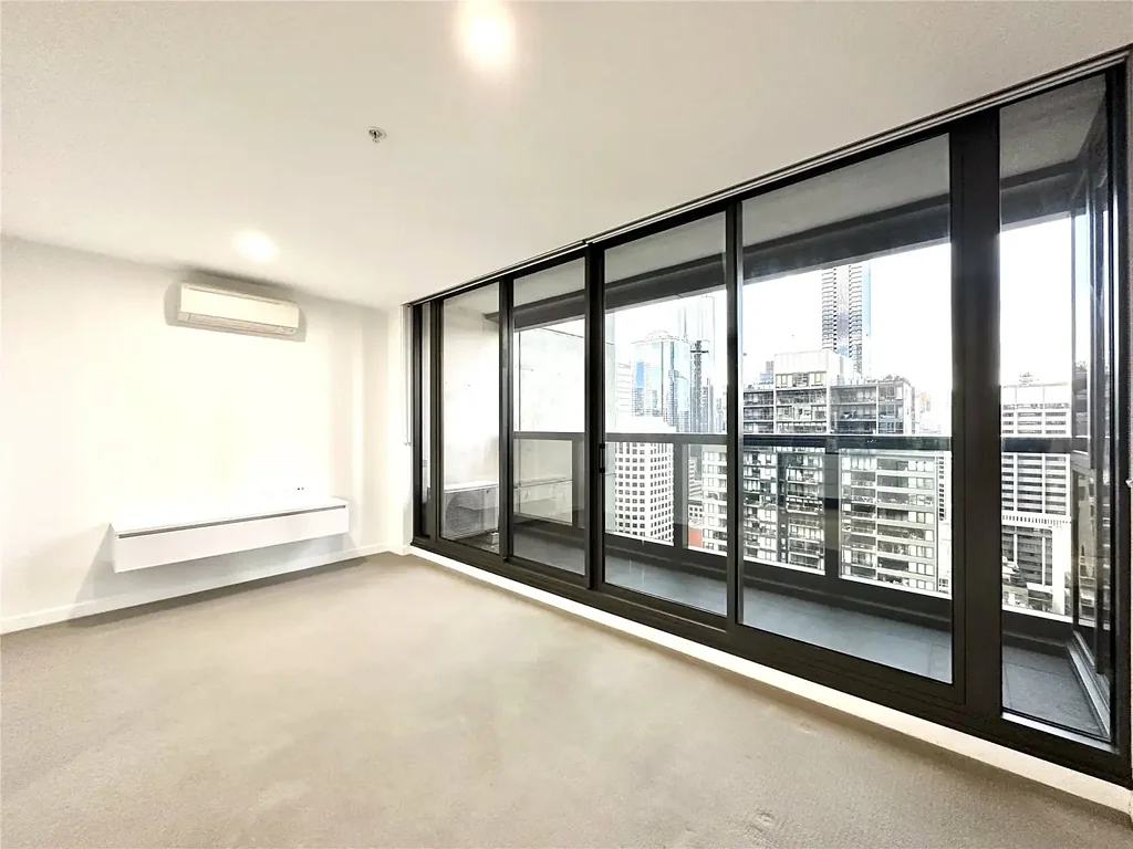UNFURNISHED MAGNIFICENT TWO BEDROOM APARTMENT IN UPPER WEST SIDE - MELBOURNE CBD!!!