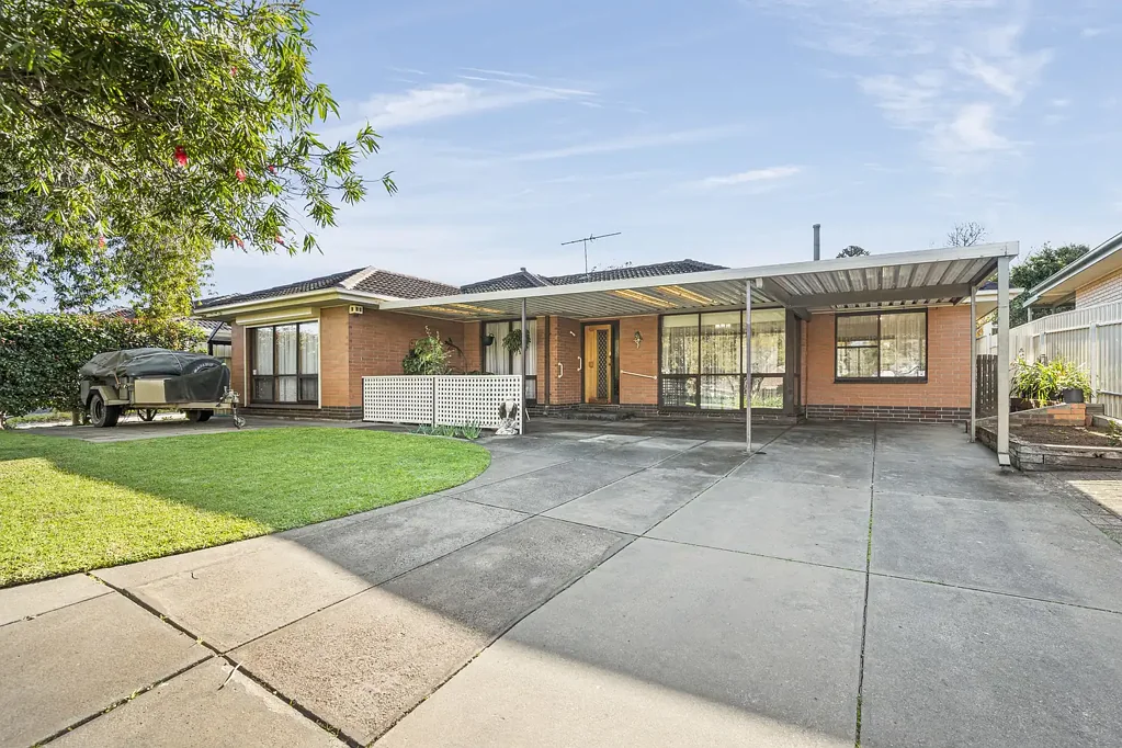 Morphett Vale 3Phòng ngủ Space to Live, Love and Make Your Own