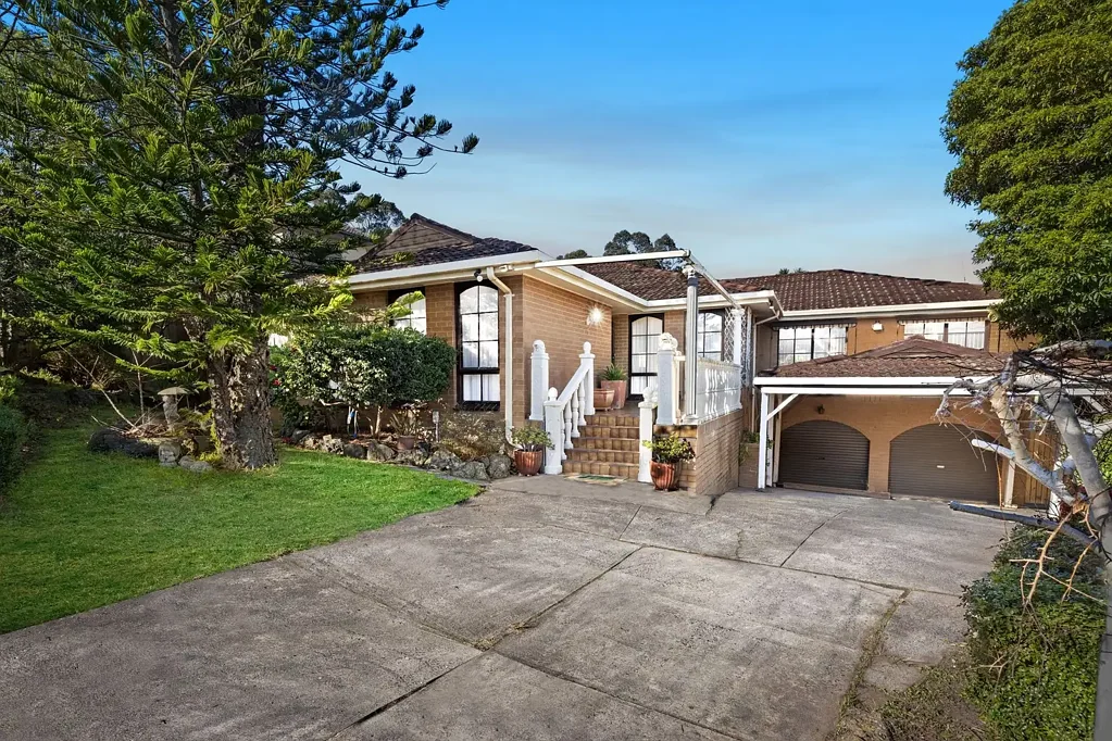 Mount Waverley 4ਬੈੱਡਰੂਮ RENOVATED FAMILY COMFORT IN COURT LOCALE