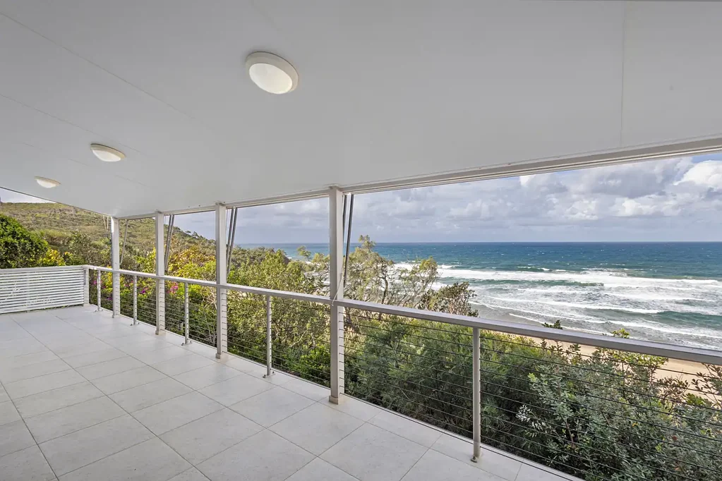 WAKE UP TO THE OCEAN - ICONIC BEACHFRONT LIVING