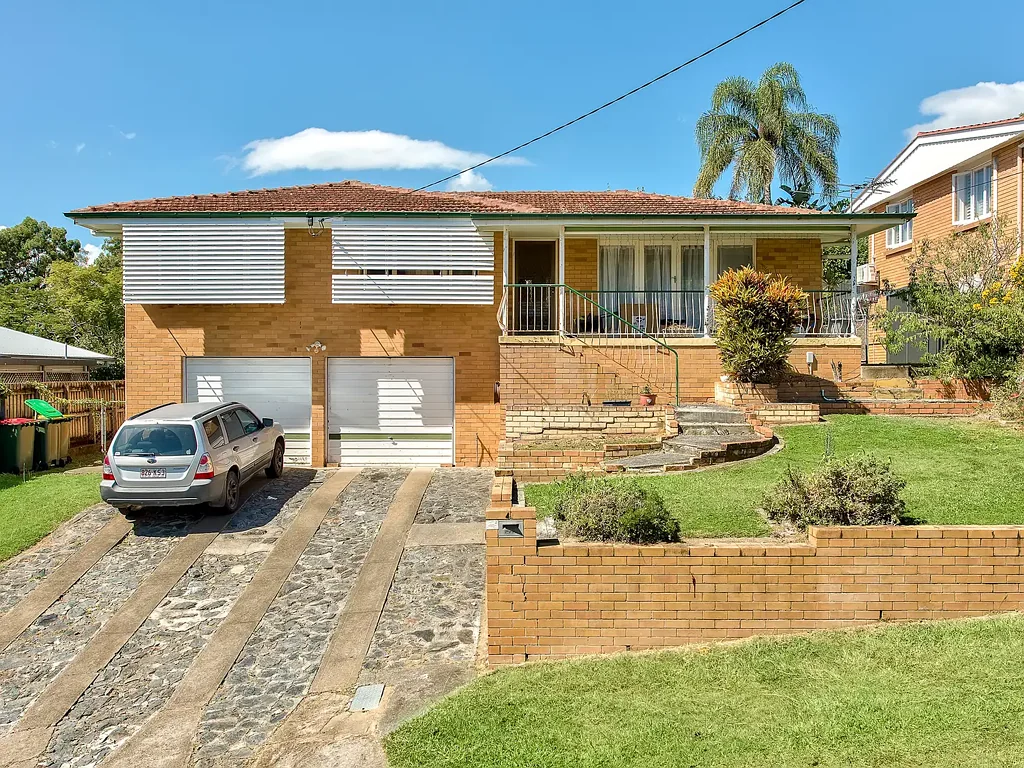 Stafford Heights 3Habitaciones Elevated Family Living in a Prime Cul-de-sac Position!