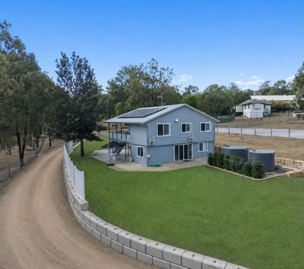 Regency Downs 3غرفة نوم Stunning Renovated Acreage Living with Space, Style and Future Potential