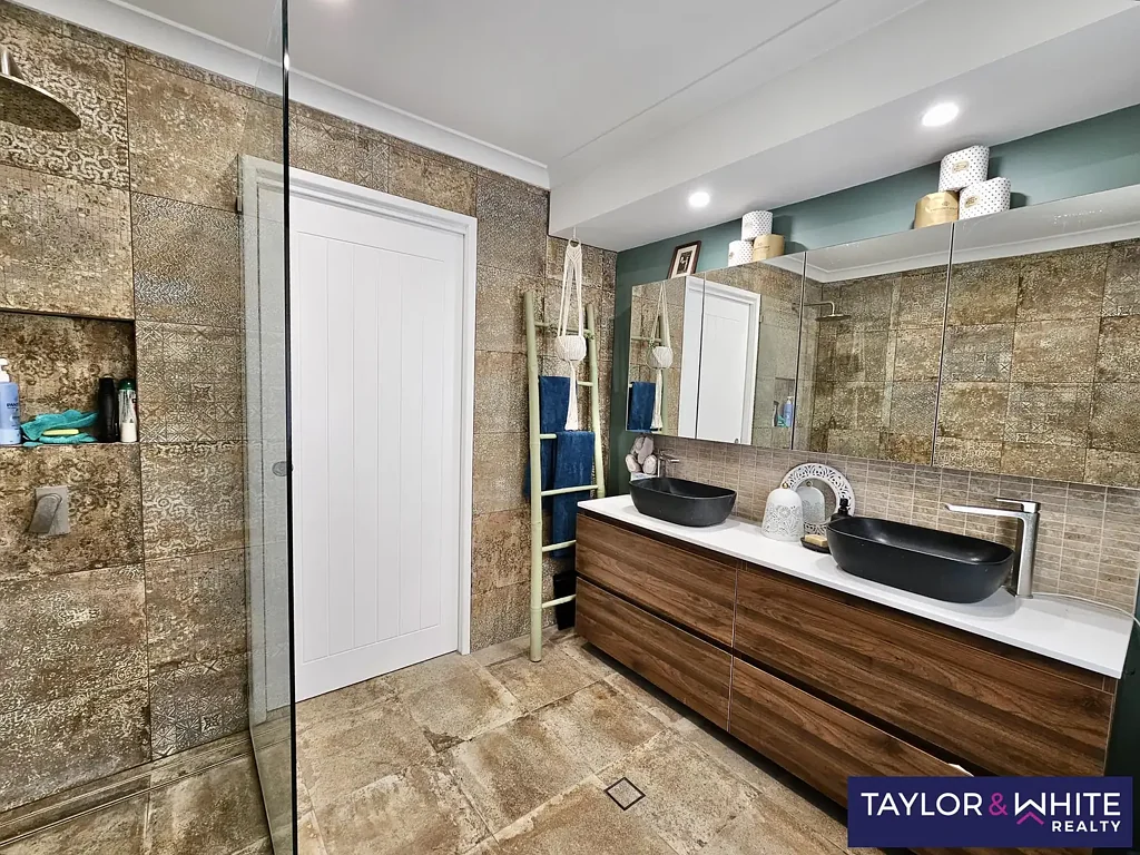 31 Victorsen Parade, Clarkson, WA 6030