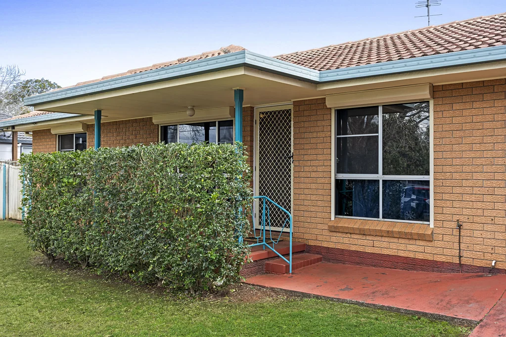 Centenary Heights 4房 首次置业者和投资者的绝佳机会 Great Opportunity for First Home Buyers & Investors