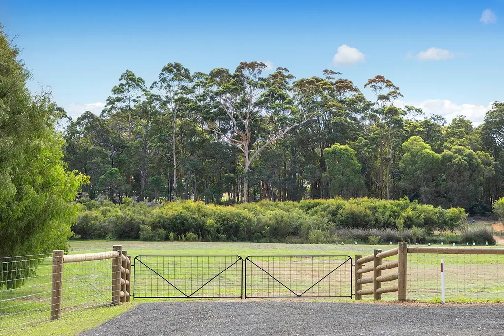 Cowaramup  Perfect Location and Lifestyle, Stunning Outlook