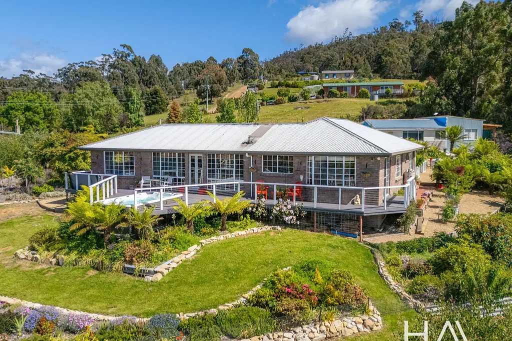 Ranelagh 7房  'Rainbows End' - Four Bedroom Main Residence + Three Bedroom Cottage