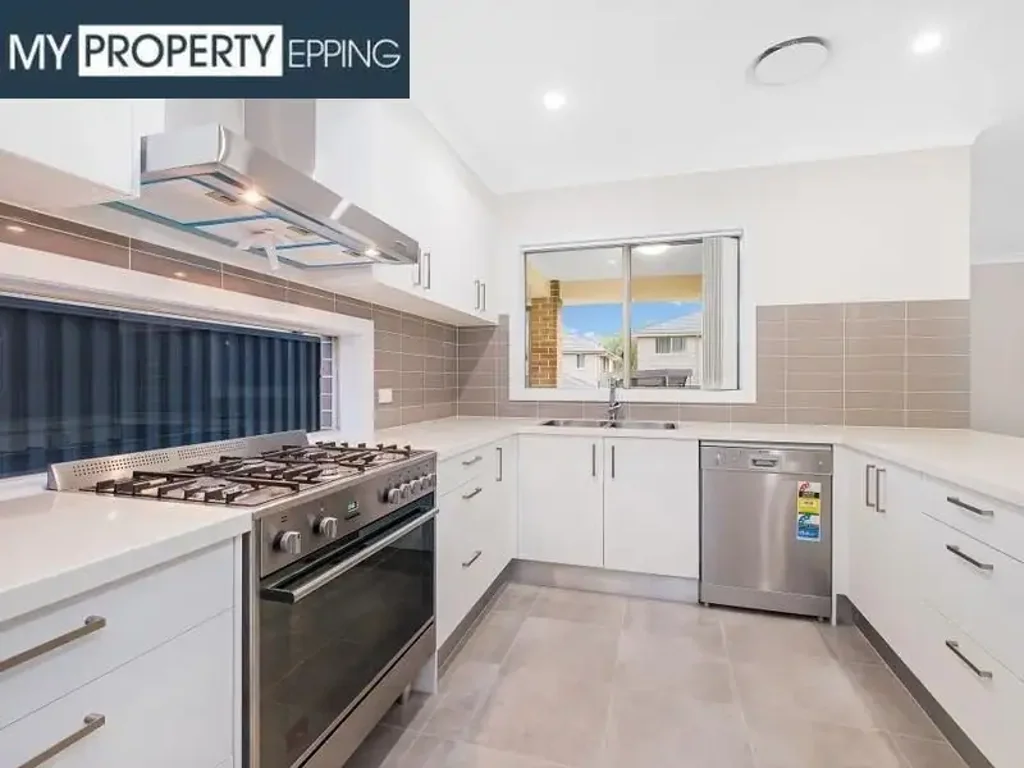 SPACIOUS FAMILY 4 BED HOME WITH STUDY & ALL THE EXTRAS!