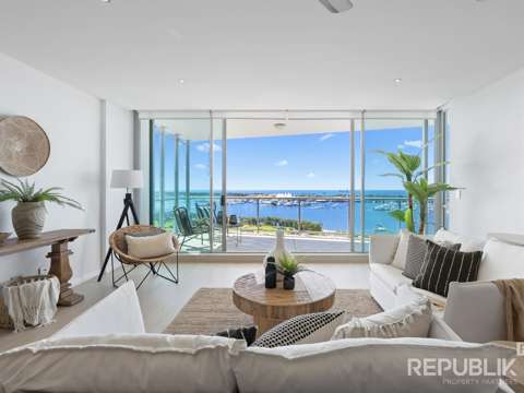 Southport 2 Bedroom North-Facing Apartment with Spectacular Level 16 Views