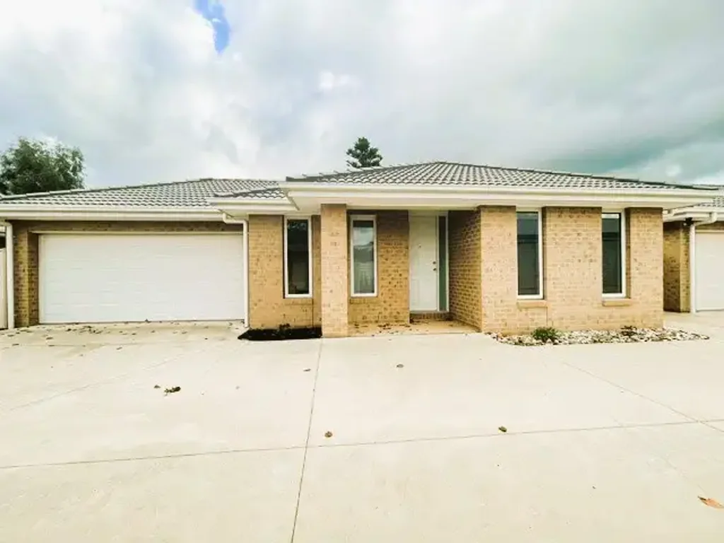 Choose From 1 of 6 New Villa All 3 Bedrooms