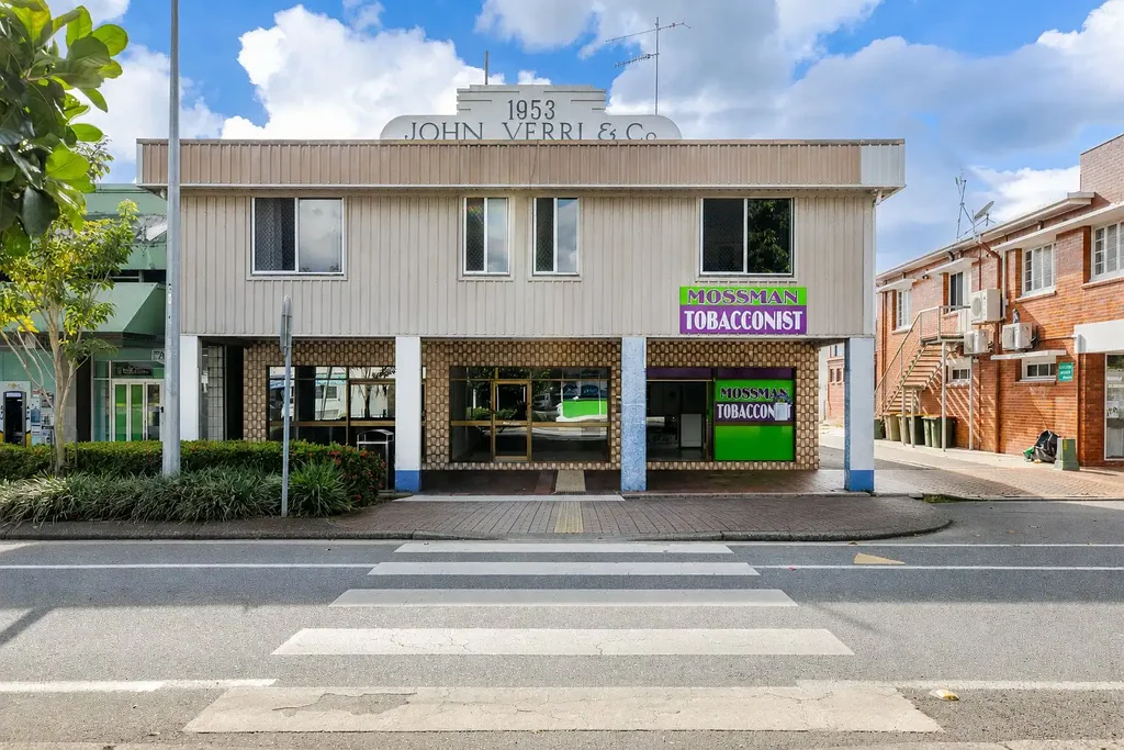 RENOVATED UNFURNISHED UNIT