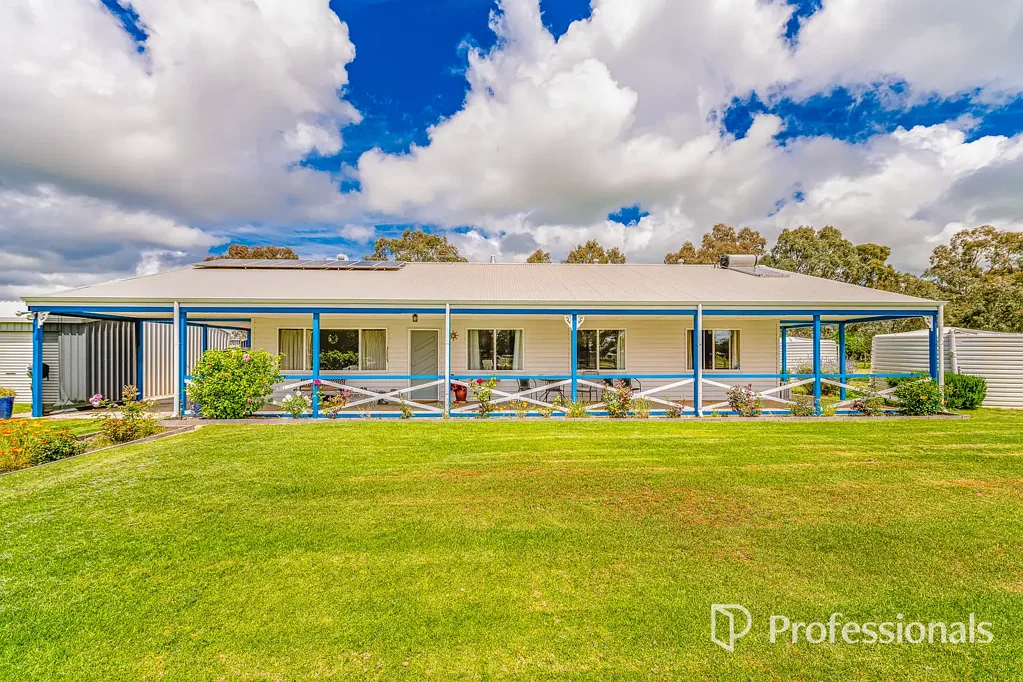 34 Richardson Road, Waroona, WA 6215