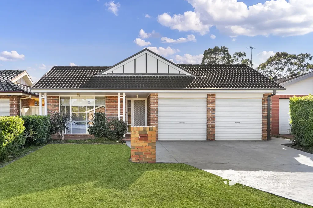 Wattle Grove 3房 备受追捧的地理位置 Sought after Location