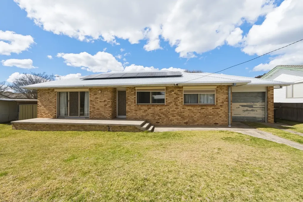 Spacious & Convenient Living in a Prime Armidale Location