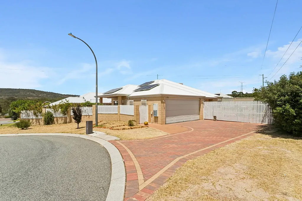 7 Patens Court, Helena Valley, WA 6056