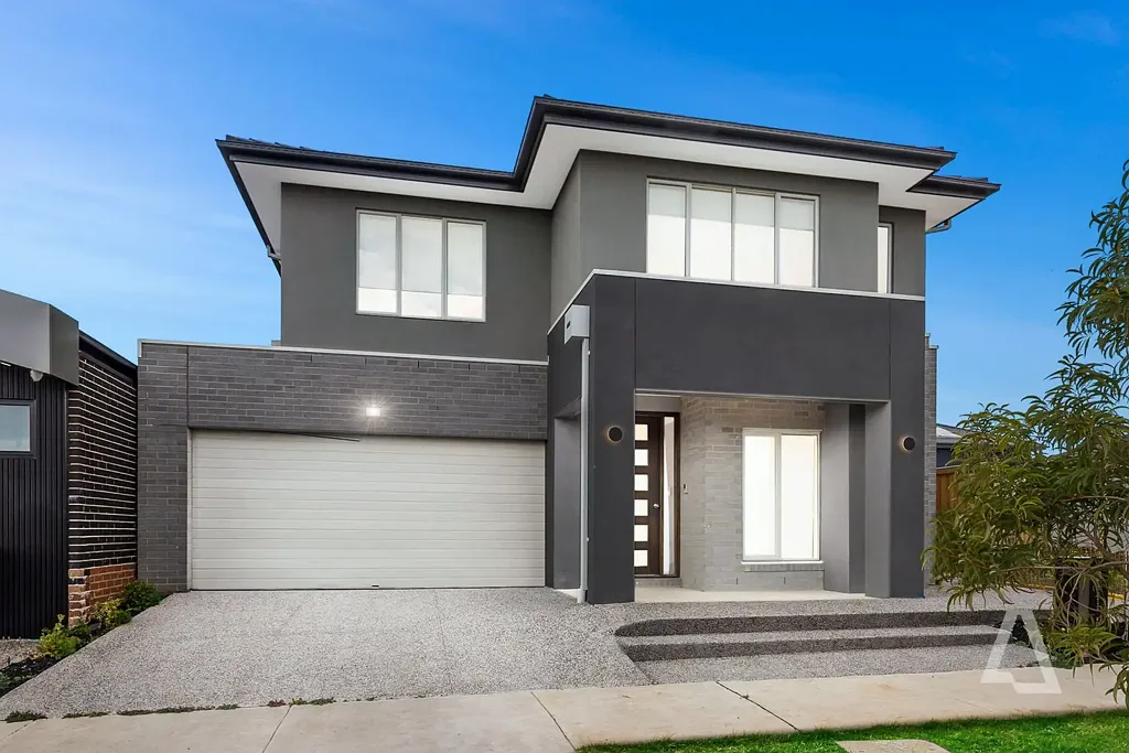 Deanside 4Moenga Near-New Double-Storey Luxury in a Growing Community