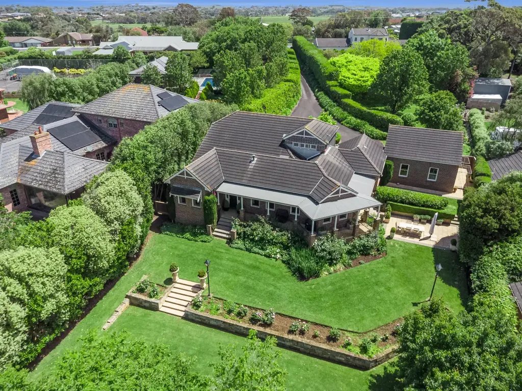 Warrnambool 4બેડરૂમ Timeless Elegance in a Private Riverside Setting