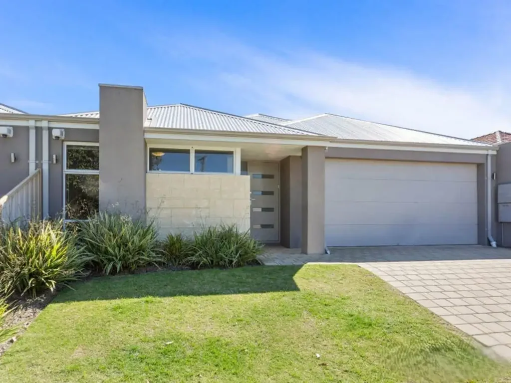 Spacious 4x2 Family Home with Modern Comforts, Huge Backyard & Prime Bentley Location