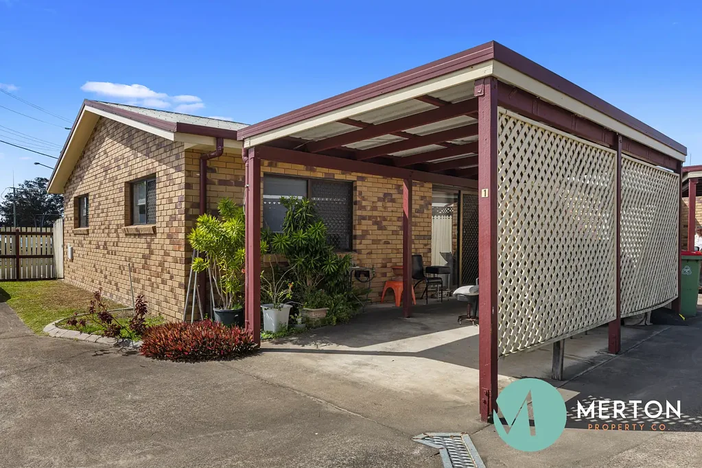 1/4 Leonard Street, Southside, QLD 4570