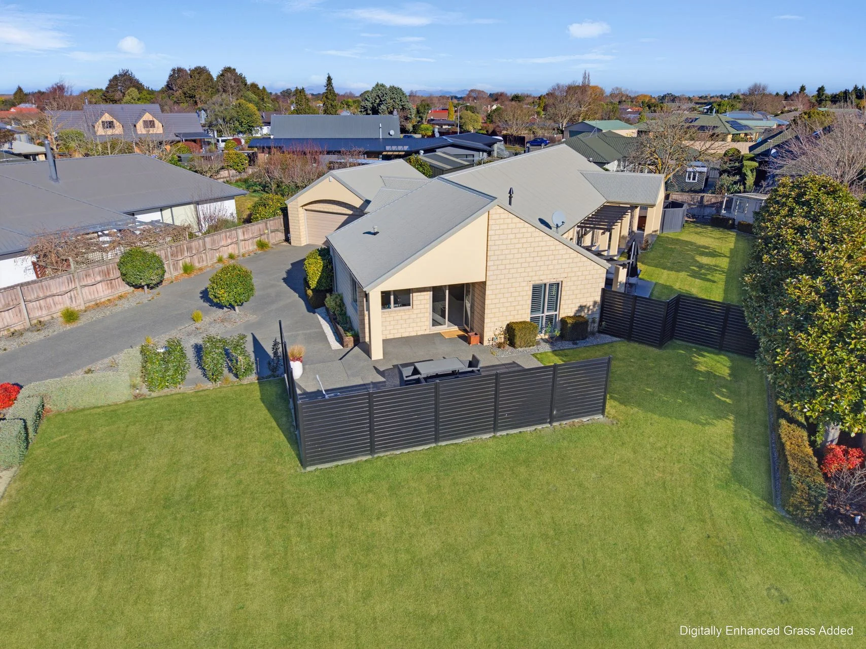 Woodend 4 Bedroom Spacious Family Living with Room to Grow