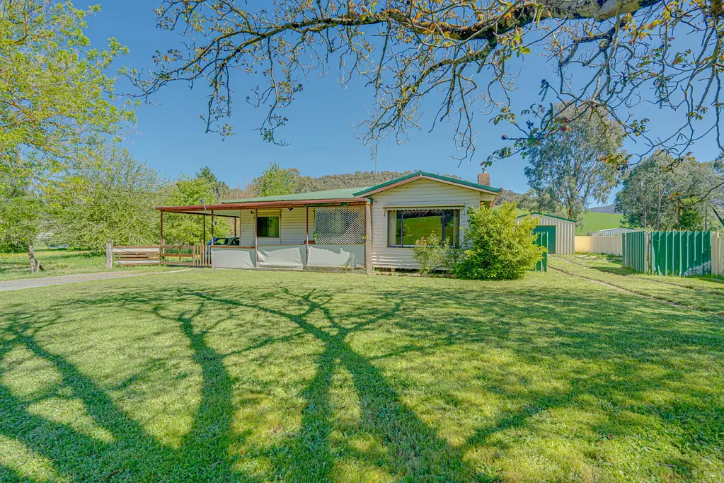 Barwidgee Property Full of Potential in a Fantastic Location