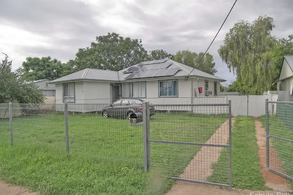 Bourke 4ਬੈੱਡਰੂਮ A rare opportunity for a 4 bedroom home.
