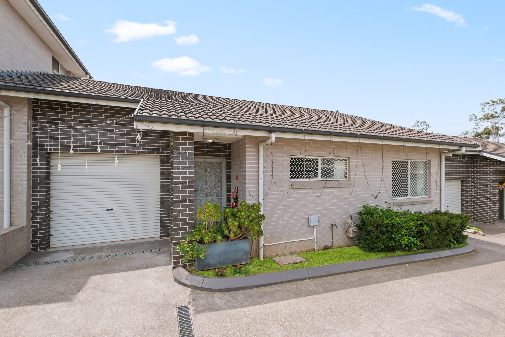 UNIT 2 181 TARGO RD, GIRRAWEEN NSW 2145, 0 침실, 0 욕실, Townhouse