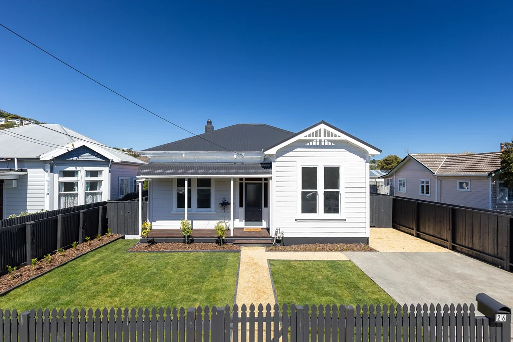 Miramar 3 Bedroom A Holy Grail! All-Day Sun with Renovated Character