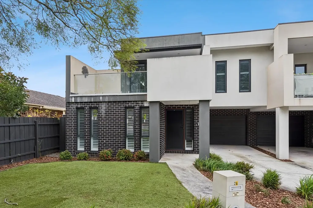 Modern Townhouse with Flexible Living