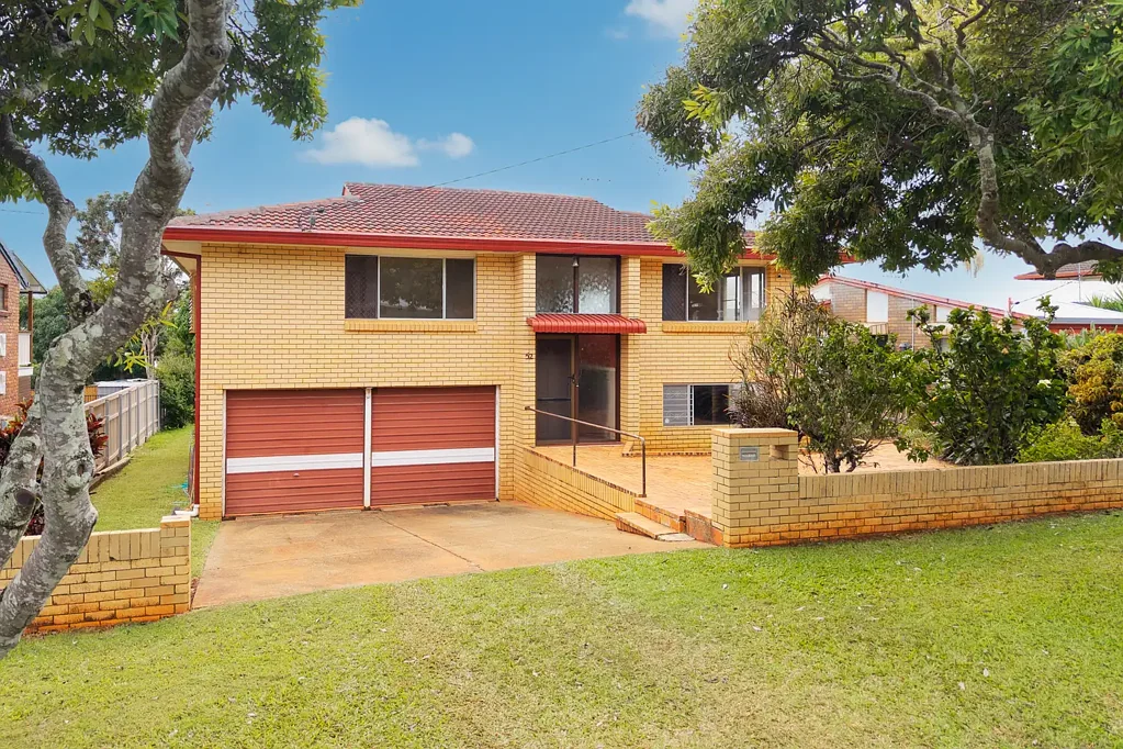 Cleveland 3 Bedroom NEEDING LOVE ON THE DOOR STEP OF OYSTER POINT