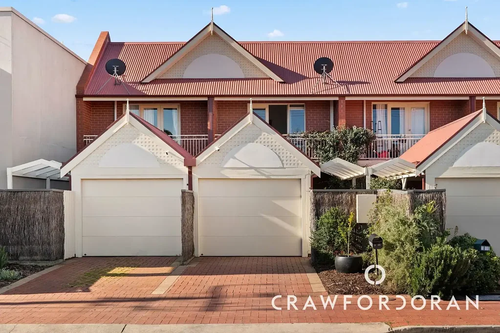 Brompton 2房  Modern Townhouse Living Meets Brompton's Lifestyle Buzz