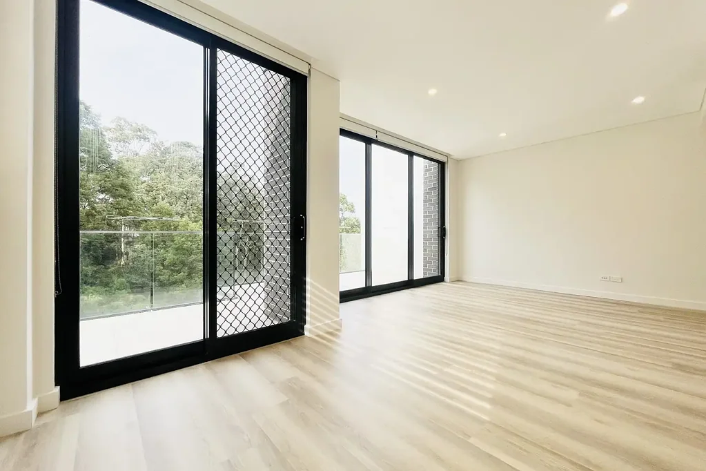 Modern Two Bedroom Plus Study in Convenient Pymble Location