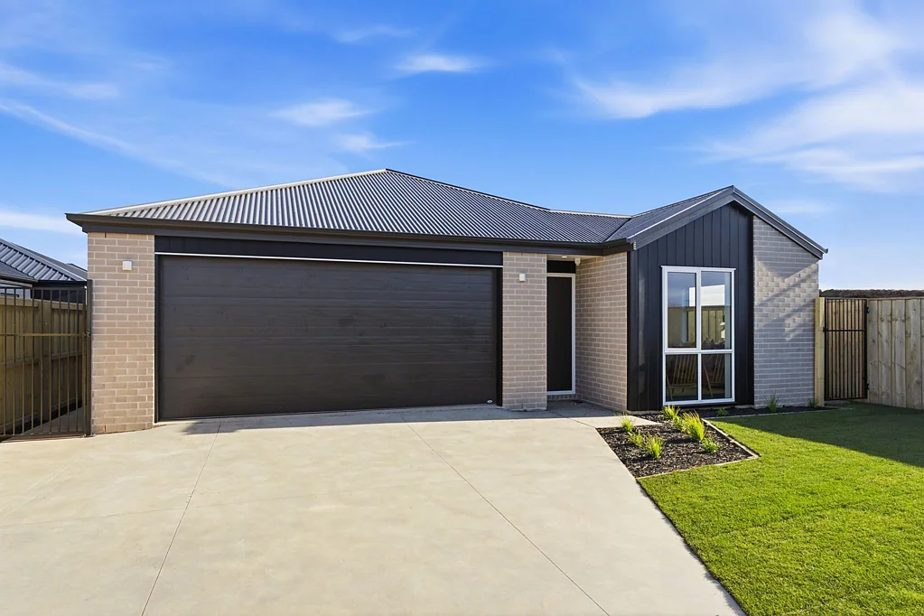 Rolleston 3 Bedroom Brand New Family Living with Premium Finishes!
