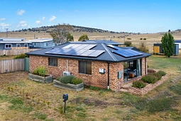 8 Robert Street, Berridale