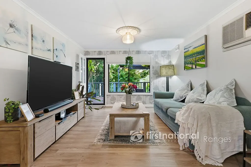 52 First Avenue, Cockatoo, VIC 3781