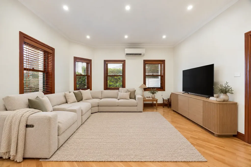 Bellevue Hill 2房 Bellevue Hill专属地段的超大两卧室住宅，带LUG Oversized 2-Bed Residence In Exclusive Bellevue Hill Setting, LUG