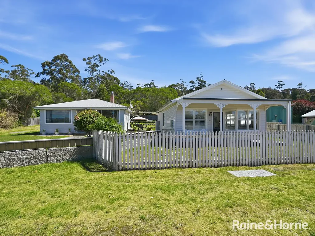 Orford 5房  Two Homes, One Title - A Rare Opportunity in the Heart of Orford!