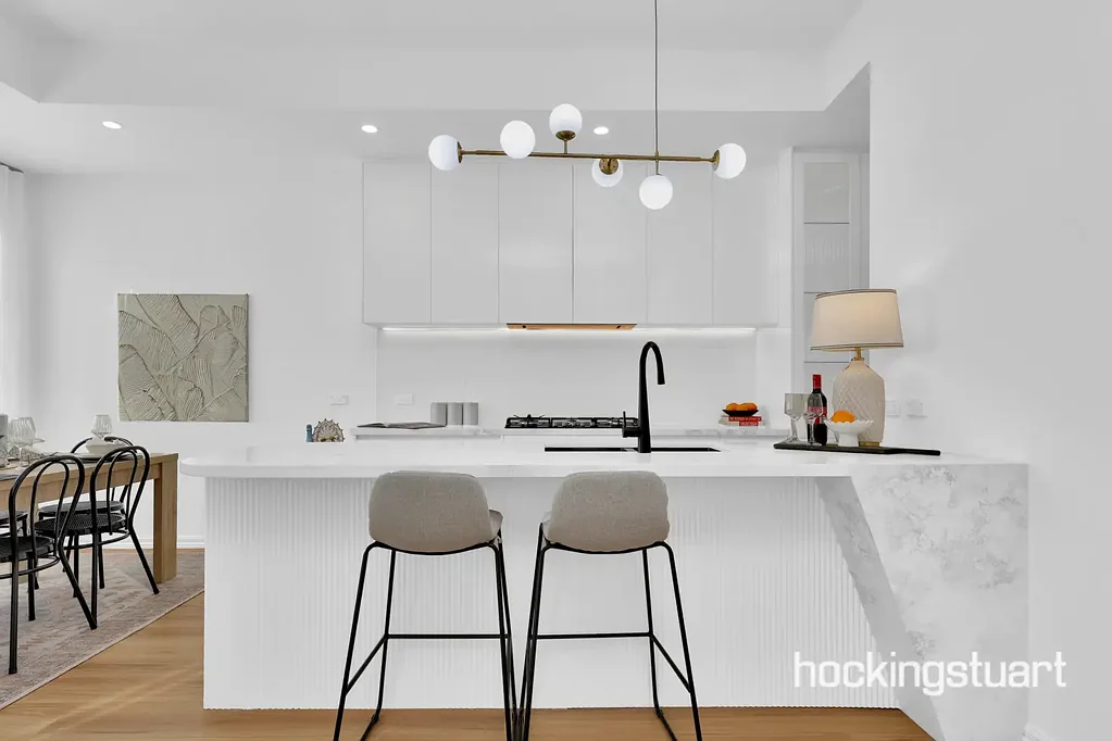 Craigieburn 3房 宽敞主卧套间 现代优质厨房 开放式自然光 低维护后院 制冷供暖 Modern 3-Bedroom Family Home