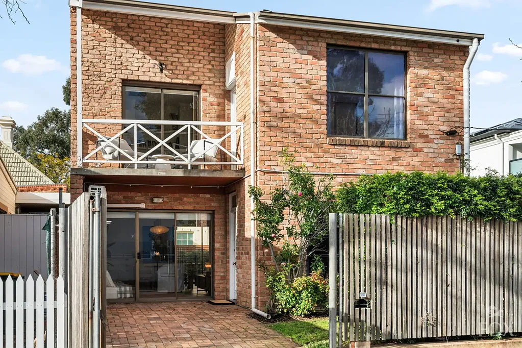 North Adelaide 3房  Exciting city fringe opportunity in ever popular lower North Adelaide.