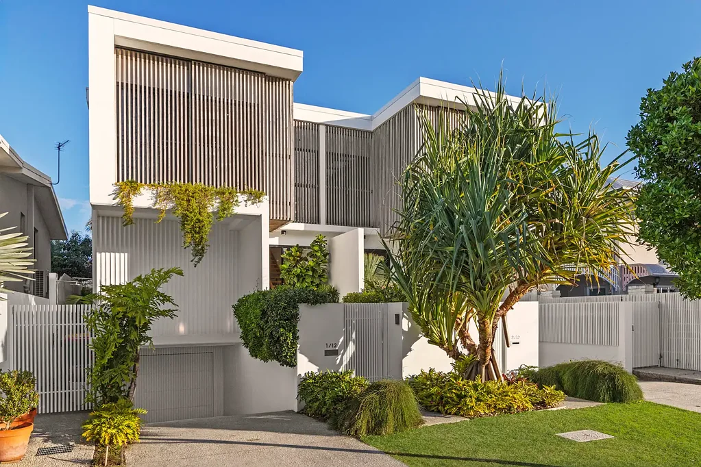 Mermaid Beach 4ਬੈੱਡਰੂਮ Secluded Luxury and Tranquillity in a Rare Beachside Oasis