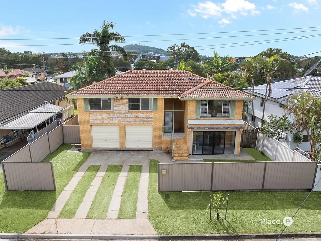 Macgregor 3 Bedroom Versatile Brick Highset with Pool & Dual Living Potential in Prime MacGregor