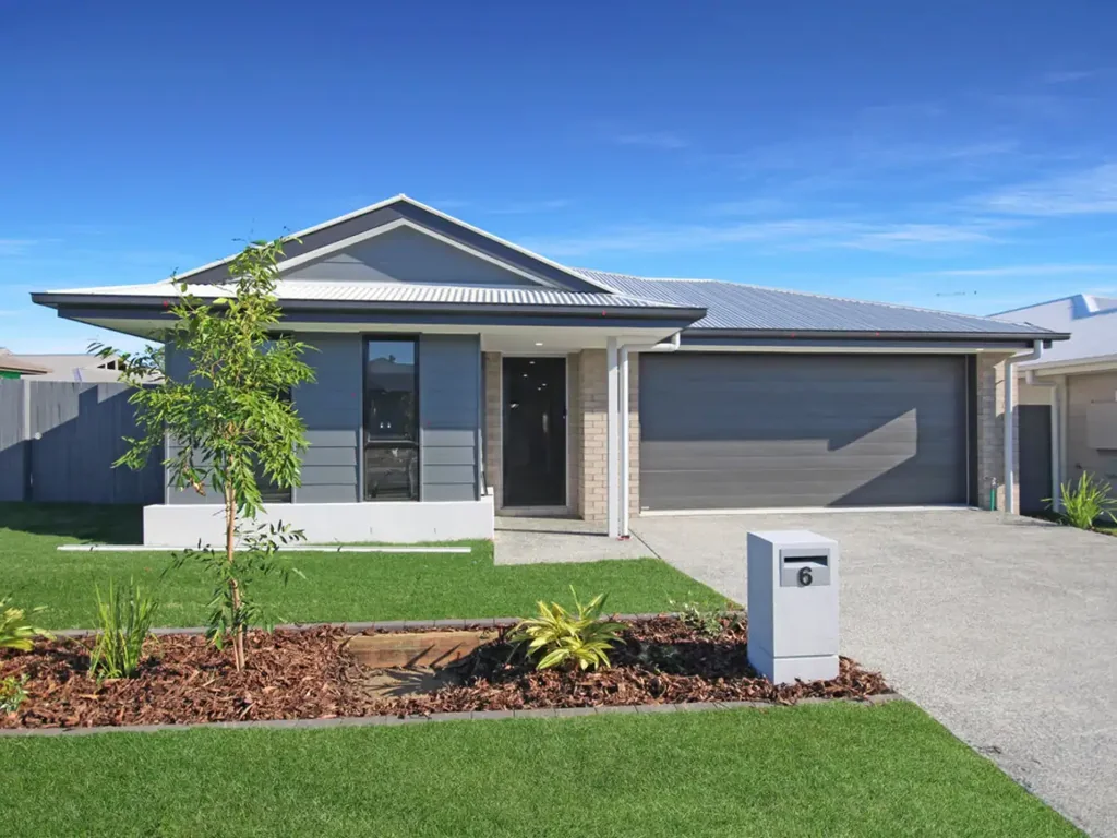 Contemporary Family Living in Deebing Heights