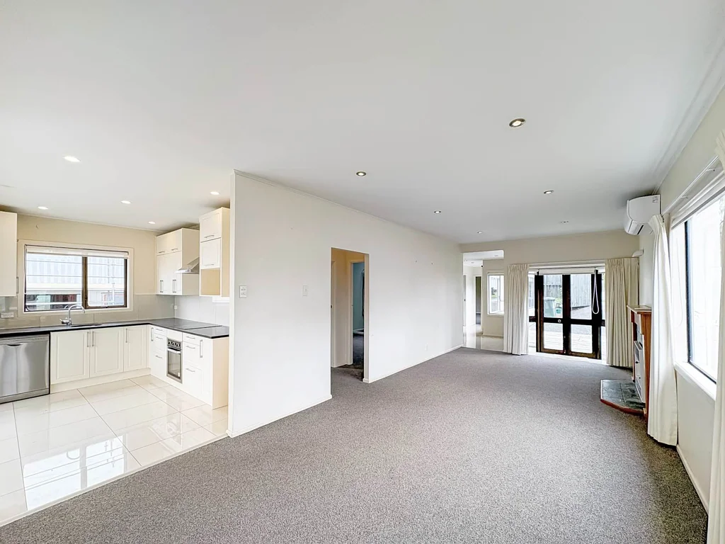 Solid spacious family home in One Tree Hill