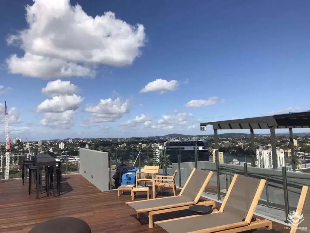 Fully furnished high level two bedrooms unit