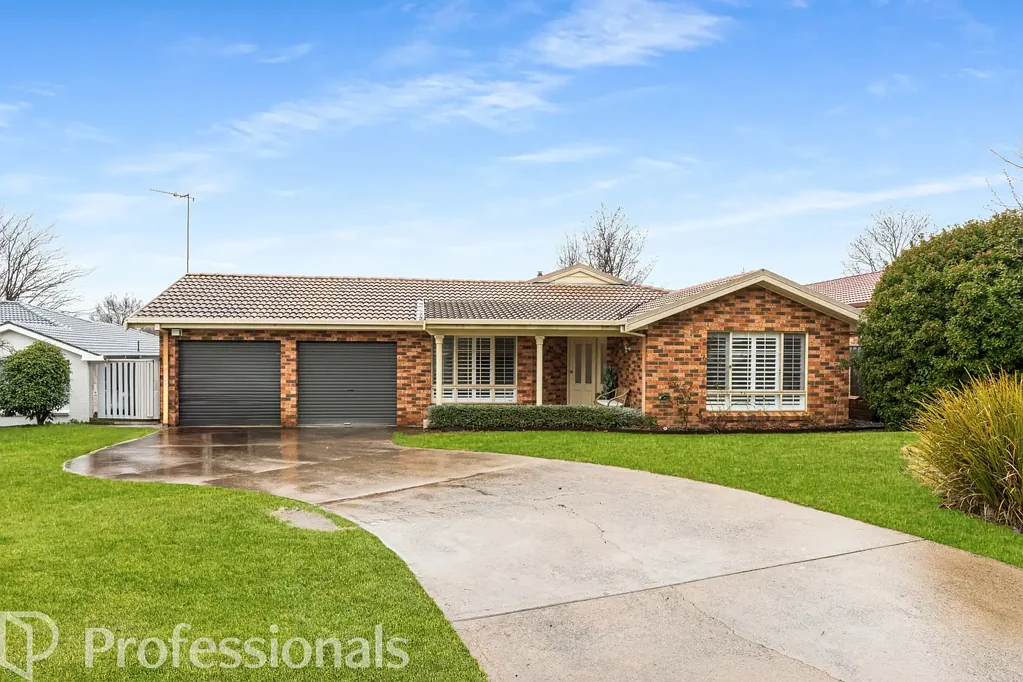 10 Lyrebird Place, Orange, NSW 2800